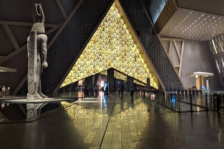 Tour privado de las pirámides de Giza, la Esfinge y el Gran Museo Egipcio en Giza, Egipto, foto 14 | wizardtrip
