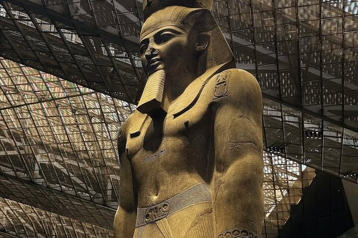 Tour privado de las pirámides de Giza, la Esfinge y el Gran Museo Egipcio en Giza, Egipto, foto 22 | wizardtrip