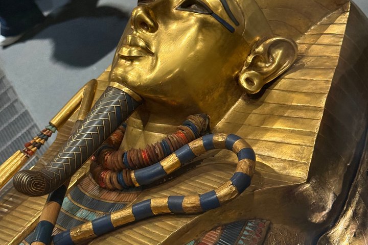 Tour privado de las pirámides de Giza, la Esfinge y el Gran Museo Egipcio en Giza, Egipto, foto 28 | wizardtrip