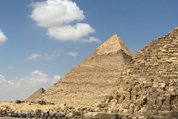 Tour privado de las pirámides de Giza, la Esfinge y el Gran Museo Egipcio en Giza, Egipto, foto 36 | wizardtrip