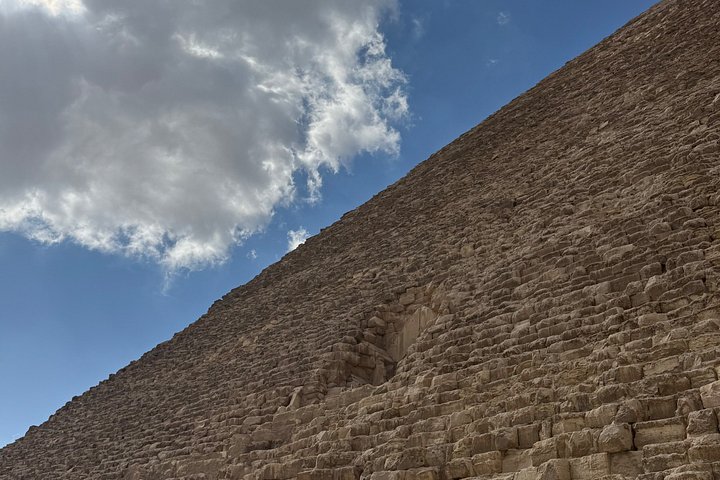 Tour privado de las pirámides de Giza, la Esfinge y el Gran Museo Egipcio en Giza, Egipto, foto 37 | wizardtrip