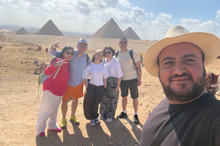 Tour privado de las pirámides de Giza, la Esfinge y el Gran Museo Egipcio en Giza, Egipto, foto 38 | wizardtrip
