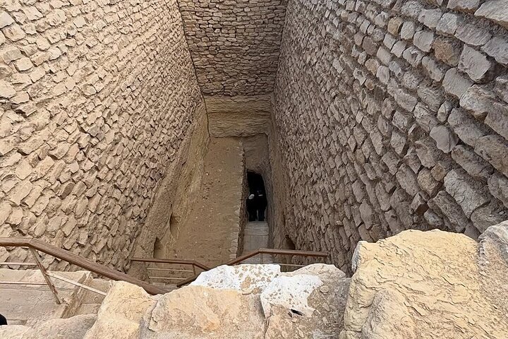 Excursion d'une journée explorant les pyramides égyptiennes antiques et les sites historiques près du Caire, photo 18 | wizardtrip