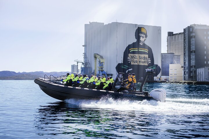 Spannende RIB-boottour door de Noorse Lysefjord, met dramatische kliffen en de Preikestolen nabij Stavanger, foto 7 | wizardtrip