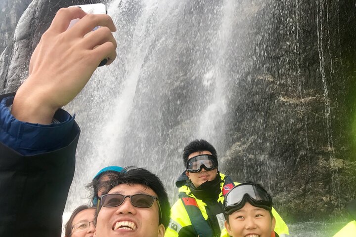 Spannende RIB-boottour door de Noorse Lysefjord, met dramatische kliffen en de Preikestolen nabij Stavanger, foto 13 | wizardtrip