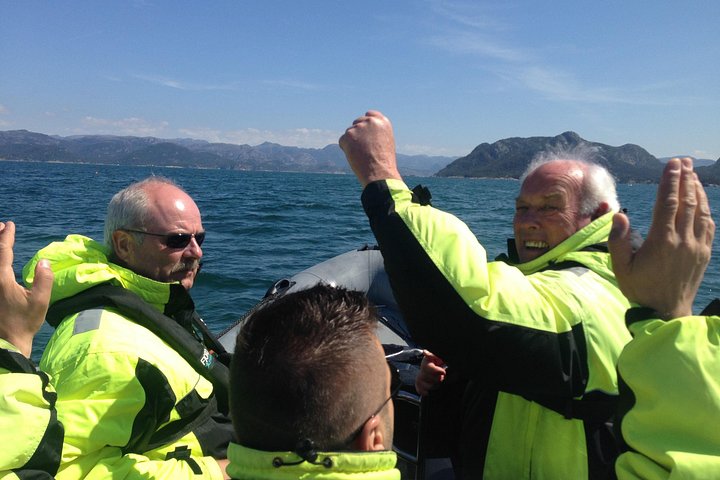 Spannende RIB-boottour door de Noorse Lysefjord, met dramatische kliffen en de Preikestolen nabij Stavanger, foto 16 | wizardtrip
