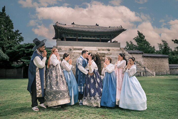 Seoul Gyeongbokgung Hanbok Fotoshoot & Koreaanse Geschiedenis Tour | wizardtrip