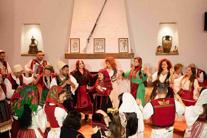 Découvrez la musique, la danse et la gastronomie traditionnelles albanaises à Tirana, photo 7 | wizardtrip