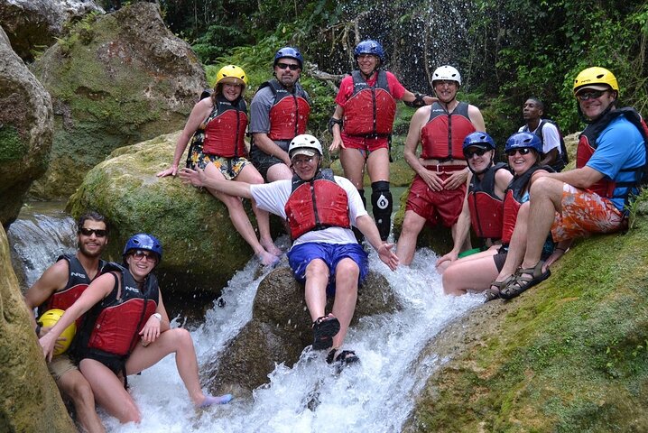 River tubing eventyr i Jamaicas jungle med strandafslapning og transport, foto 6 | wizardtrip