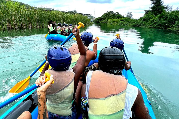 River tubing eventyr i Jamaicas jungle med strandafslapning og transport, foto 9 | wizardtrip