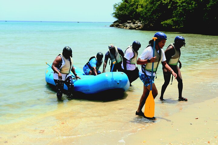 River tubing eventyr i Jamaicas jungle med strandafslapning og transport, foto 11 | wizardtrip