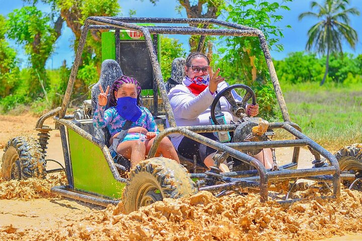 Aventure VTT & Buggy à Punta Cana + Grotte d'Eau + Plage de Macao | wizardtrip