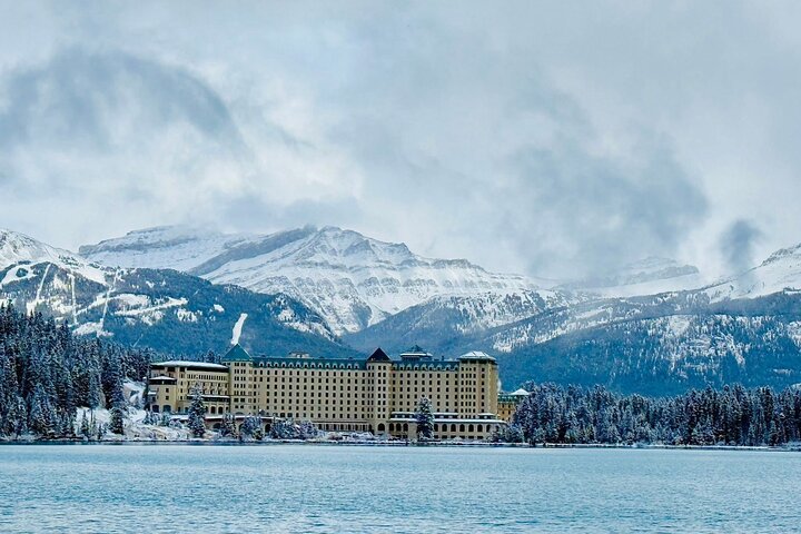 Naturskjønn tur til kanadiske Rocky Mountains-innsjøer og Banff by, inkludert Lake Louise og Moraine Lake, foto 10 | wizardtrip
