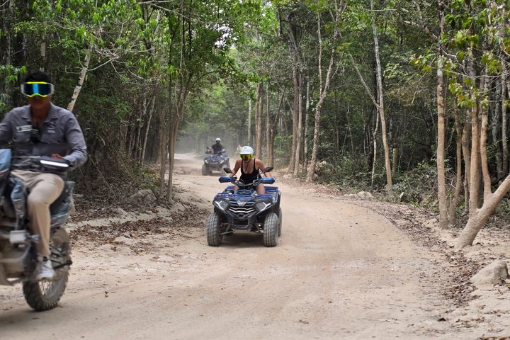 Tour en VTT à travers la jungle et un village maya à Cozumel, Mexique, avec baignade dans un cénote, photo 10 | wizardtrip