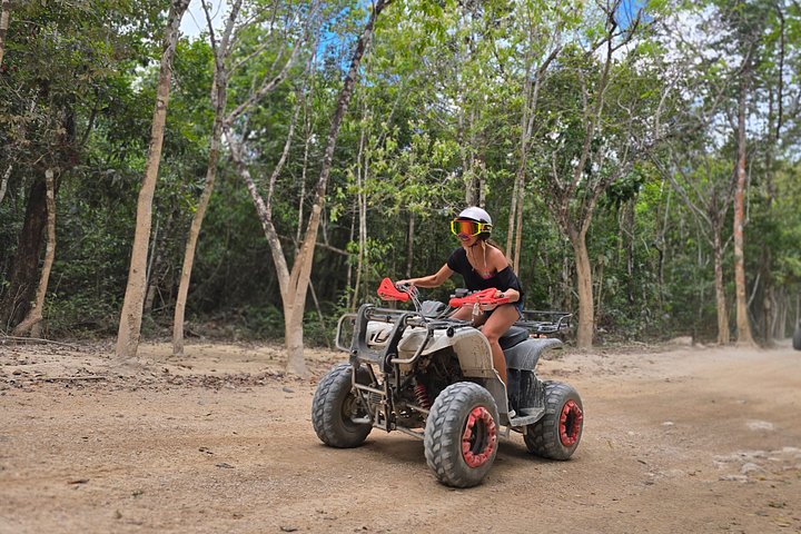 Tour en VTT à travers la jungle et un village maya à Cozumel, Mexique, avec baignade dans un cénote, photo 17 | wizardtrip