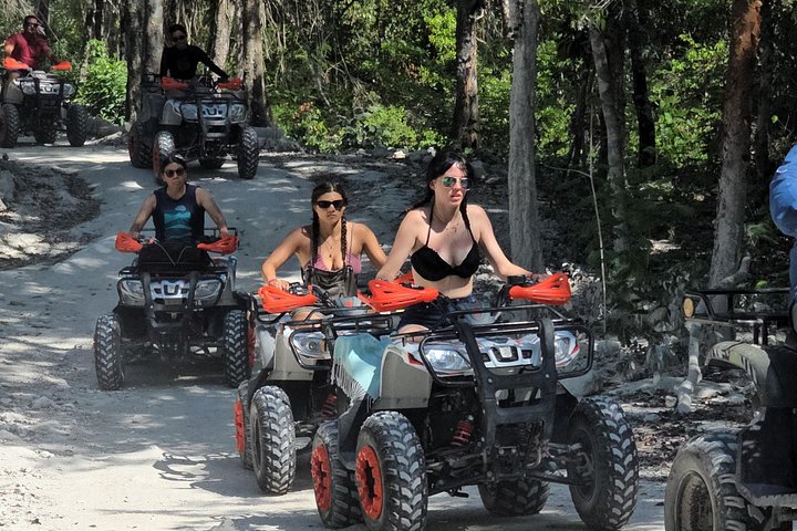 Tour en VTT à travers la jungle et un village maya à Cozumel, Mexique, avec baignade dans un cénote, photo 46 | wizardtrip