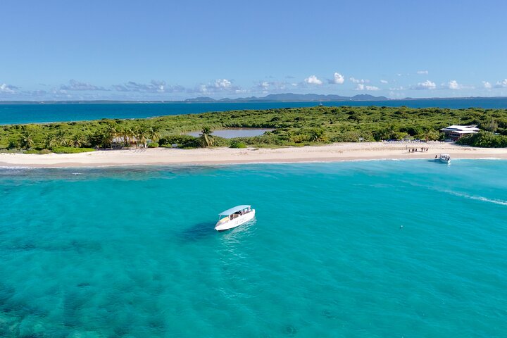 Tour en lancha rápida a Anguila visitando Sandy Island, Little Bay, Meads Bay y Rendezvous Bay, foto 6 | wizardtrip