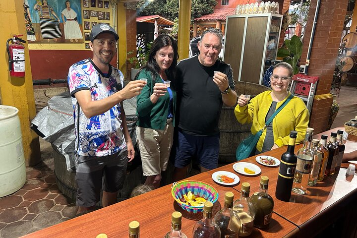 Tagesausflug ab Oaxaca mit Hierve el Agua Wasserfällen, Mitla Ruinen, Tulebaum und Mezcal-Verkostung, Foto 19 | wizardtrip
