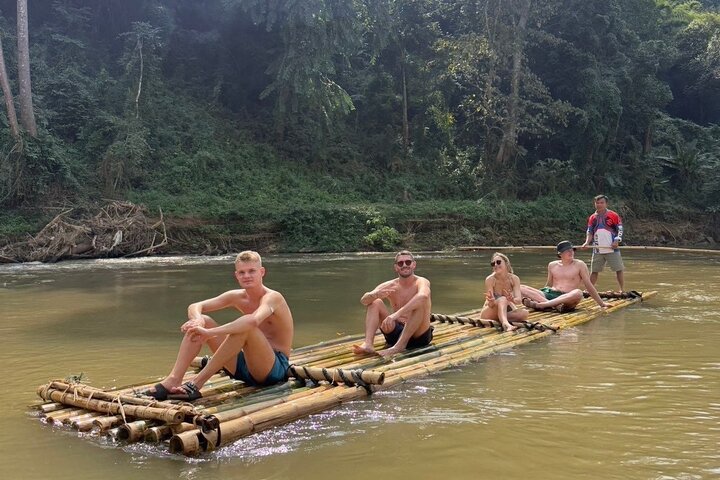 Découvrez un sanctuaire éthique d'éléphants, du rafting sur bambou et des cascades lors d'une excursion d'une journée depuis Chiang Mai, photo 21 | wizardtrip