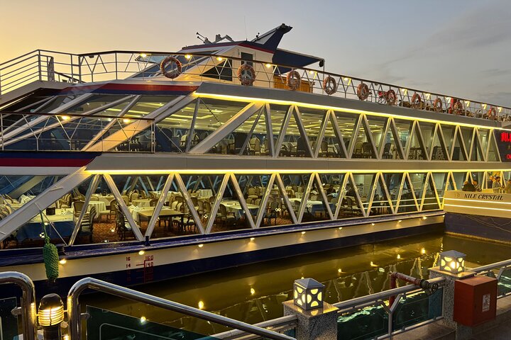 Croisière Dîner sur le Nil au Caire avec danse du ventre, Tanoura et prise en charge | wizardtrip