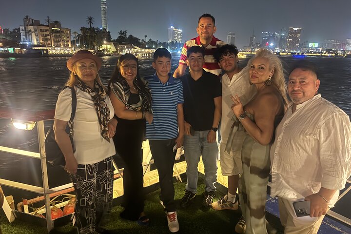 Desfrute de um luxuoso cruzeiro de jantar no Rio Nilo no Cairo com entretenimento ao vivo e vistas deslumbrantes da cidade, foto 18 | wizardtrip