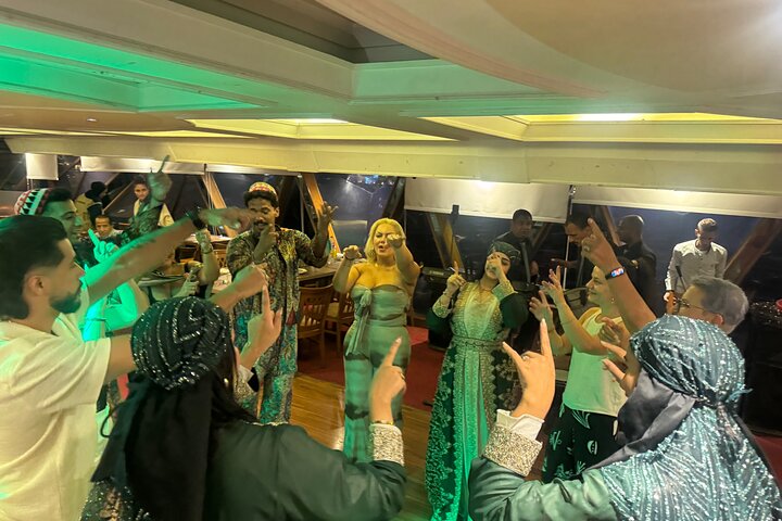 Desfrute de um luxuoso cruzeiro de jantar no Rio Nilo no Cairo com entretenimento ao vivo e vistas deslumbrantes da cidade, foto 20 | wizardtrip