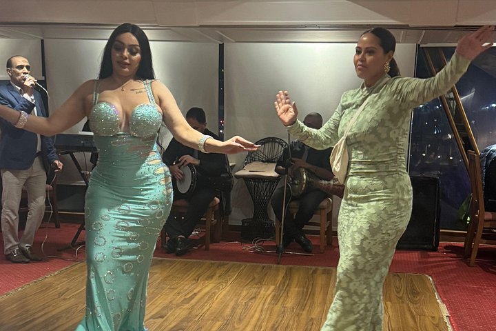 Desfrute de um luxuoso cruzeiro de jantar no Rio Nilo no Cairo com entretenimento ao vivo e vistas deslumbrantes da cidade, foto 25 | wizardtrip