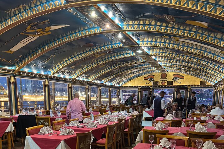 Desfrute de um luxuoso cruzeiro de jantar no Rio Nilo no Cairo com entretenimento ao vivo e vistas deslumbrantes da cidade, foto 40 | wizardtrip