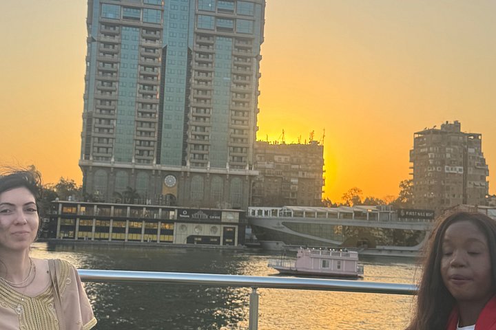 Desfrute de um luxuoso cruzeiro de jantar no Rio Nilo no Cairo com entretenimento ao vivo e vistas deslumbrantes da cidade, foto 45 | wizardtrip