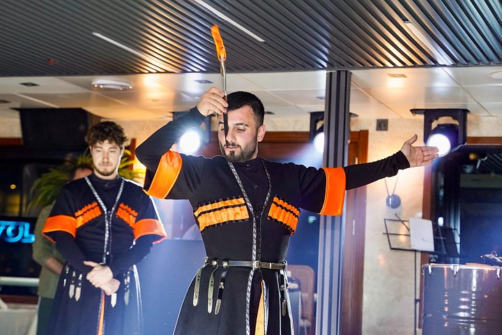 Luxe diner cruise op de Bosporus in Istanbul, met iconische bezienswaardigheden en entertainment aan boord, foto 7 | wizardtrip