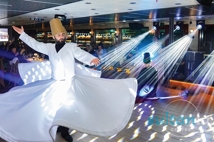 Luxe diner cruise op de Bosporus in Istanbul, met iconische bezienswaardigheden en entertainment aan boord, foto 15 | wizardtrip