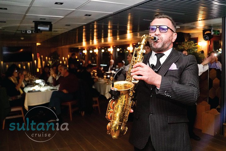 Luxe diner cruise op de Bosporus in Istanbul, met iconische bezienswaardigheden en entertainment aan boord, foto 30 | wizardtrip