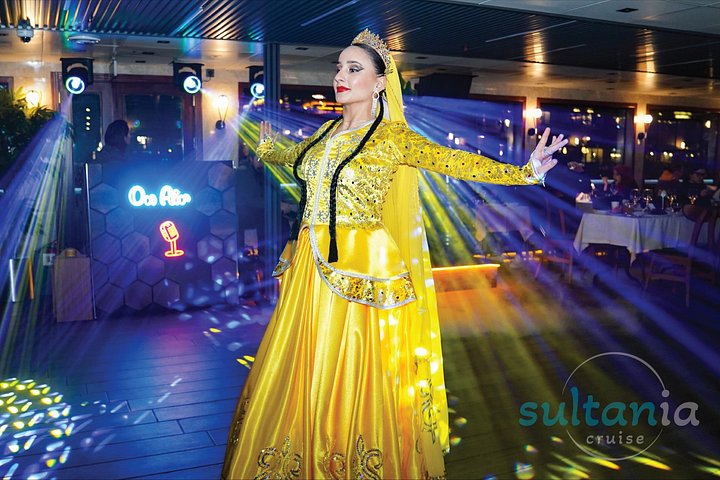 Luxe diner cruise op de Bosporus in Istanbul, met iconische bezienswaardigheden en entertainment aan boord, foto 36 | wizardtrip