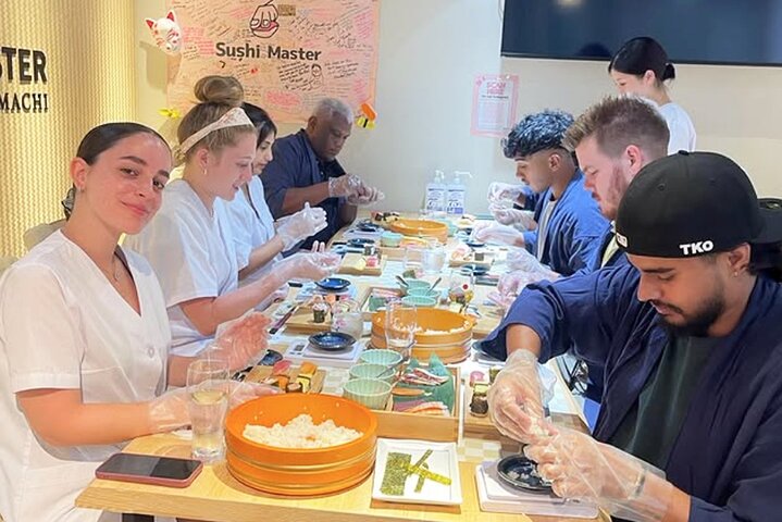 Lær å lage sushi i Kyoto med et praktisk kurs, perfekt for alle ferdighetsnivåer, foto 6 | wizardtrip