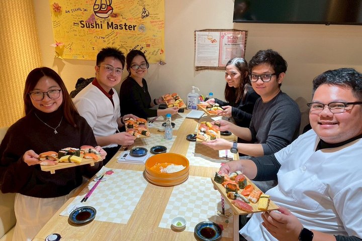 Lær å lage sushi i Kyoto med et praktisk kurs, perfekt for alle ferdighetsnivåer, foto 7 | wizardtrip