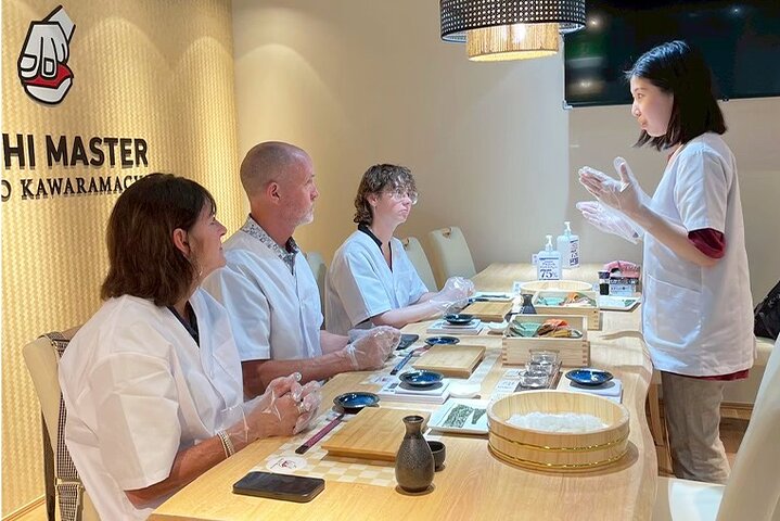 Lær å lage sushi i Kyoto med et praktisk kurs, perfekt for alle ferdighetsnivåer, foto 9 | wizardtrip
