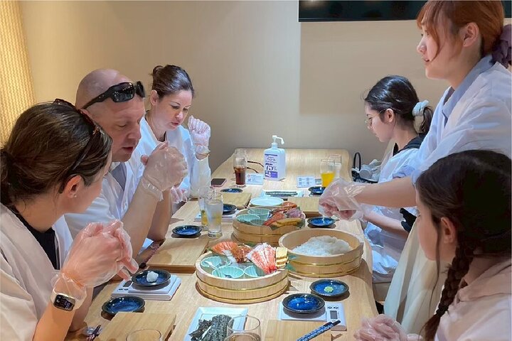 Lær å lage sushi i Kyoto med et praktisk kurs, perfekt for alle ferdighetsnivåer, foto 18 | wizardtrip
