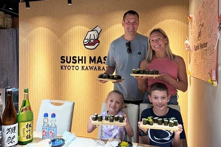 Lær å lage sushi i Kyoto med et praktisk kurs, perfekt for alle ferdighetsnivåer, foto 32 | wizardtrip