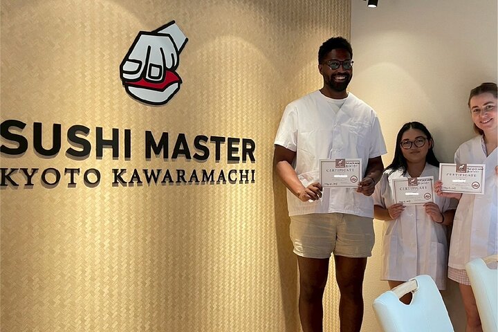 Lær å lage sushi i Kyoto med et praktisk kurs, perfekt for alle ferdighetsnivåer, foto 38 | wizardtrip