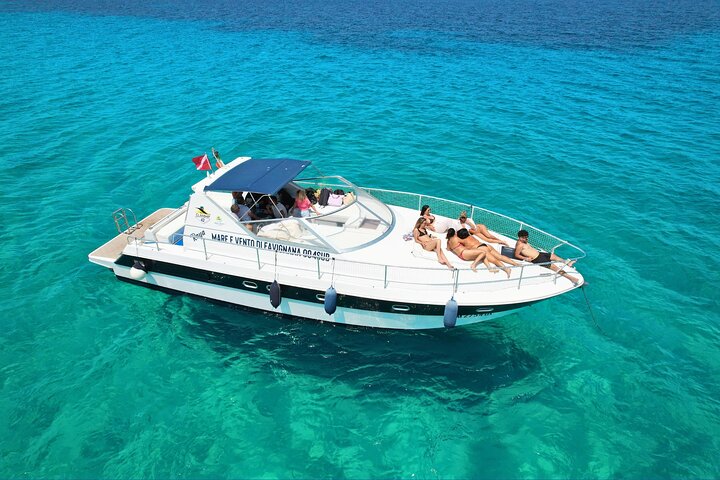 Bådtur, der udforsker Egadi-øerne, Favignana og Levanzo, fra Trapani, Italien, foto 14 | wizardtrip