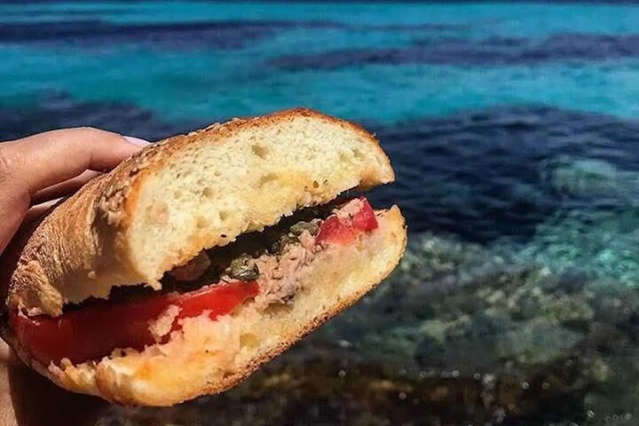 Bådtur, der udforsker Egadi-øerne, Favignana og Levanzo, fra Trapani, Italien, foto 41 | wizardtrip