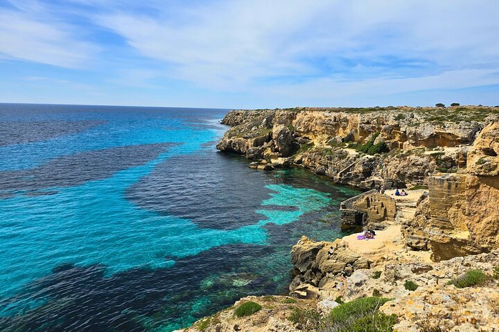 Tour in barca delle Isole Egadi (Favignana e Levanzo) da Trapani, Italia, con nuoto e pranzo, foto 6 | wizardtrip
