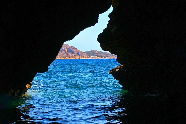 Tour in barca delle Isole Egadi (Favignana e Levanzo) da Trapani, Italia, con nuoto e pranzo, foto 19 | wizardtrip