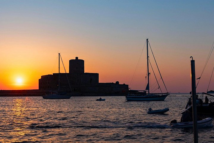 Tour in barca delle Isole Egadi (Favignana e Levanzo) da Trapani, Italia, con nuoto e pranzo, foto 22 | wizardtrip