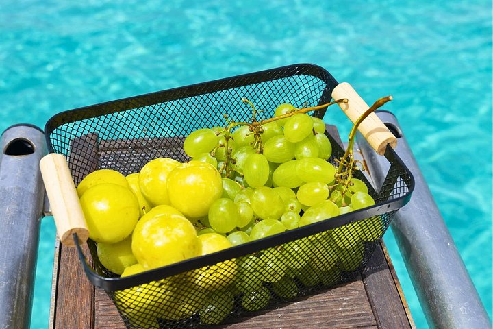 Tour in barca delle Isole Egadi (Favignana e Levanzo) da Trapani, Italia, con nuoto e pranzo, foto 30 | wizardtrip