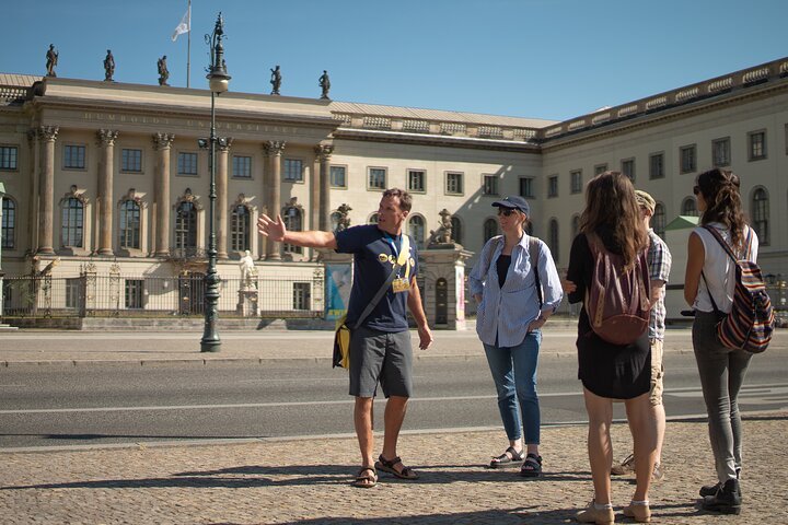 Tour a piedi dei luoghi storici iconici e delle gemme nascoste di Berlino, foto 13 | wizardtrip