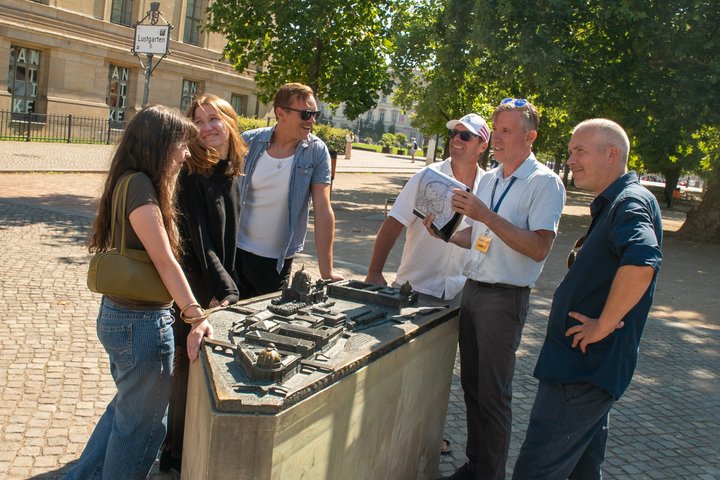 Tour a piedi dei luoghi storici iconici e delle gemme nascoste di Berlino, foto 15 | wizardtrip