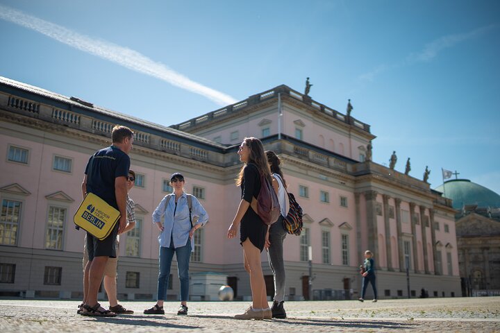 Tour a piedi dei luoghi storici iconici e delle gemme nascoste di Berlino, foto 16 | wizardtrip