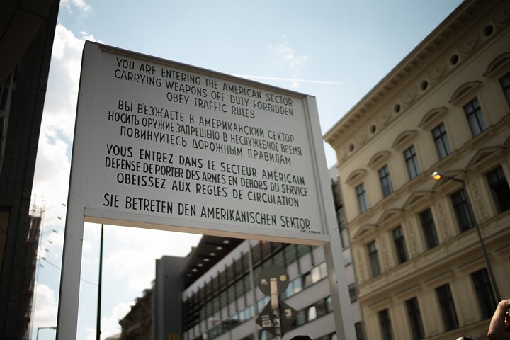Tour a piedi dei luoghi storici iconici e delle gemme nascoste di Berlino, foto 23 | wizardtrip