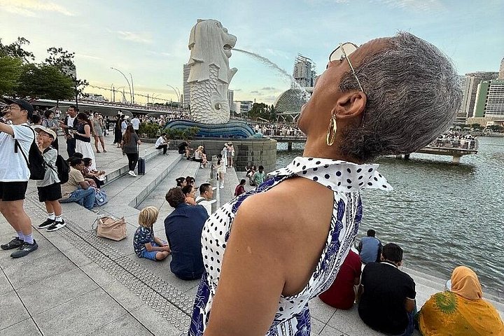 Singapore River cruise på natten med stadssilhuett och ljusshower, foto 13 | wizardtrip